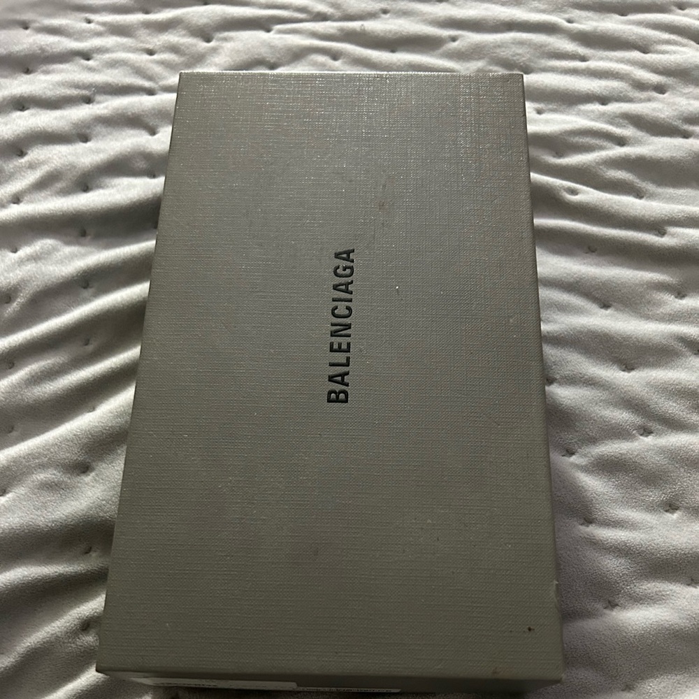 Balenciaga box